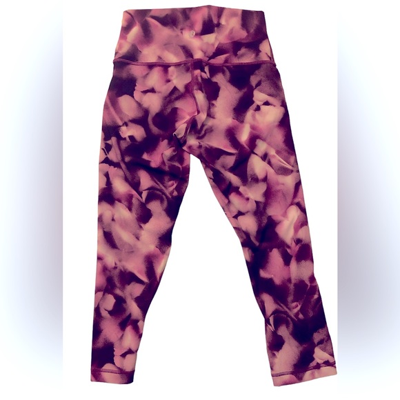 Lululemon, Train Time 7/8 length, Size 4 Leggings - Picture 1 of 4